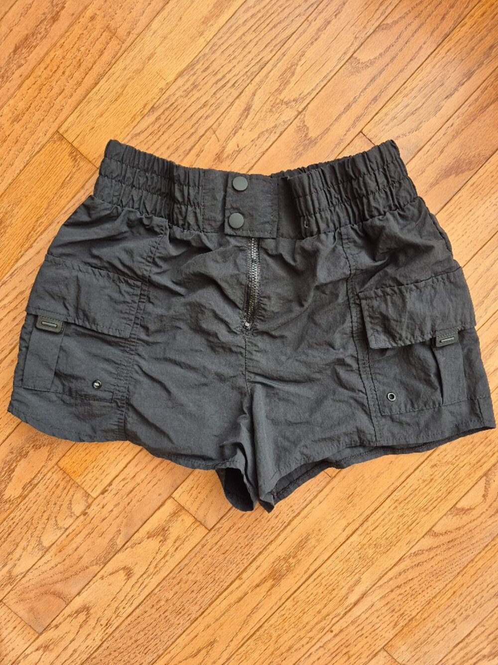 Forever 21 Black Nylon Short S